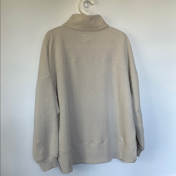 NEW -AEO LIVED IN Women's oversized Cream Sweater - Picture 3 of 3